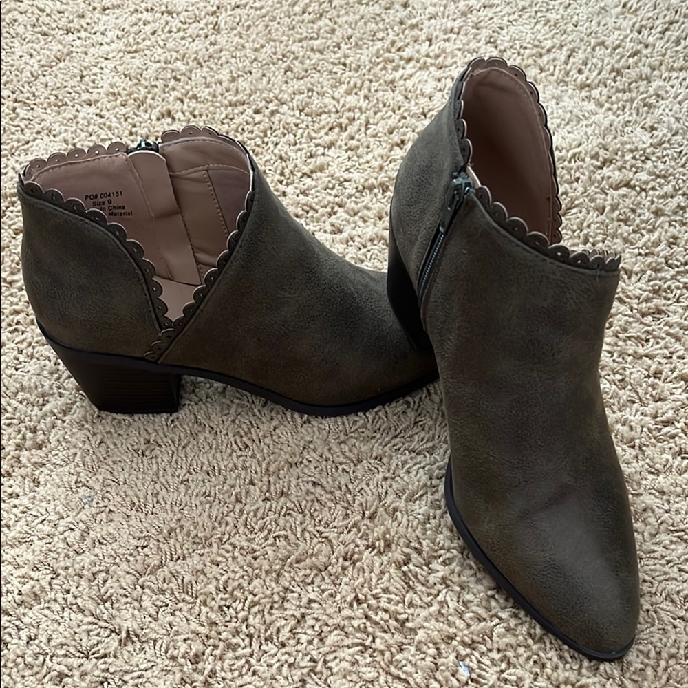 Scalloped Edge Ankle Boots - Olive Green